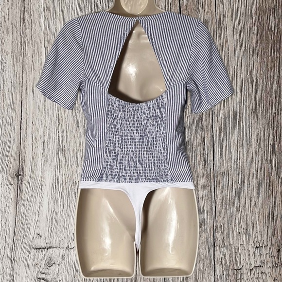Abercrombie & Fitch Blue White Striped Short Sleeve Tie Front Bodysuit Size S - Picture 4 of 5